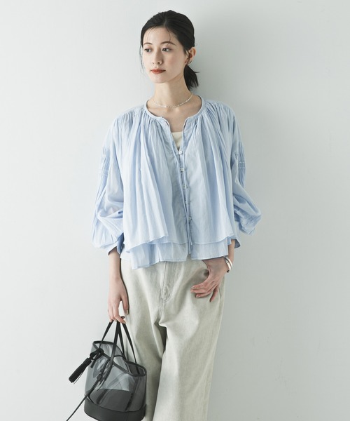 URBAN RESEARCH（アーバンリサーチ）の「コットンボイルギャザーショートブラウス（シャツ/ブラウス・レディース・ブラウン/ブルー系その他/イエロー/オフホワイト・FREE）」の9枚目の写真