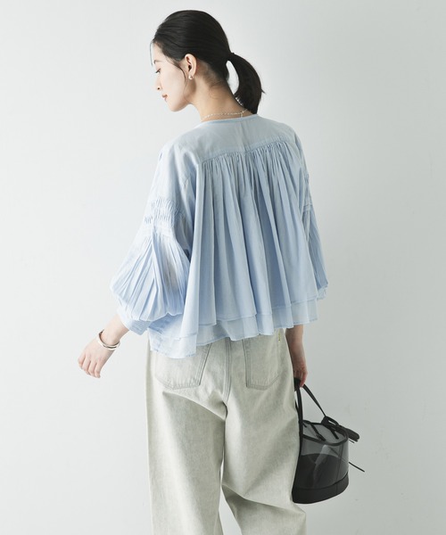 URBAN RESEARCH（アーバンリサーチ）の「コットンボイルギャザーショートブラウス（シャツ/ブラウス・レディース・ブラウン/ブルー系その他/イエロー/オフホワイト・FREE）」の11枚目の写真