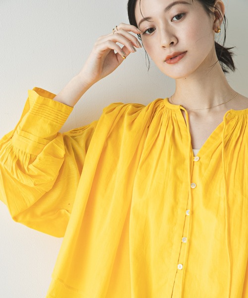 URBAN RESEARCH（アーバンリサーチ）の「コットンボイルギャザーショートブラウス（シャツ/ブラウス・レディース・ブラウン/ブルー系その他/イエロー/オフホワイト・FREE）」の13枚目の写真