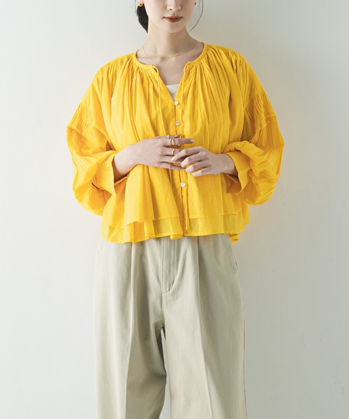 URBAN RESEARCH（アーバンリサーチ）の「コットンボイルギャザーショートブラウス（シャツ/ブラウス・レディース・ブラウン/ブルー系その他/イエロー/オフホワイト・FREE）」の14枚目の写真