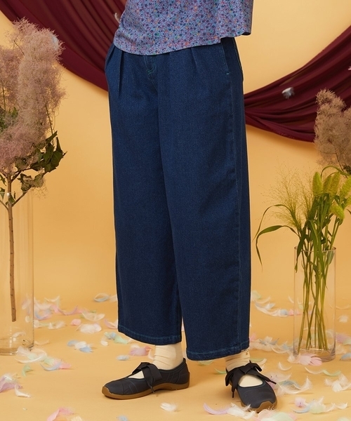 Jocomomola(ホコモモラ)の「デニムカーブシルエットパンツ(その他パンツ・レディース・ネイビー・42/40)」の1枚目の写真