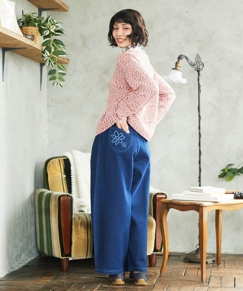 Jocomomola(ホコモモラ)の「デニムカーブシルエットパンツ(その他パンツ・レディース・ネイビー・42/40)」の8枚目の写真