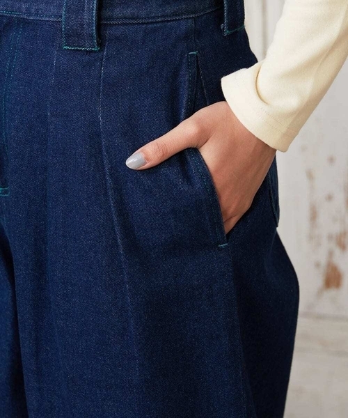 Jocomomola(ホコモモラ)の「デニムカーブシルエットパンツ(その他パンツ・レディース・ネイビー・42/40)」の16枚目の写真