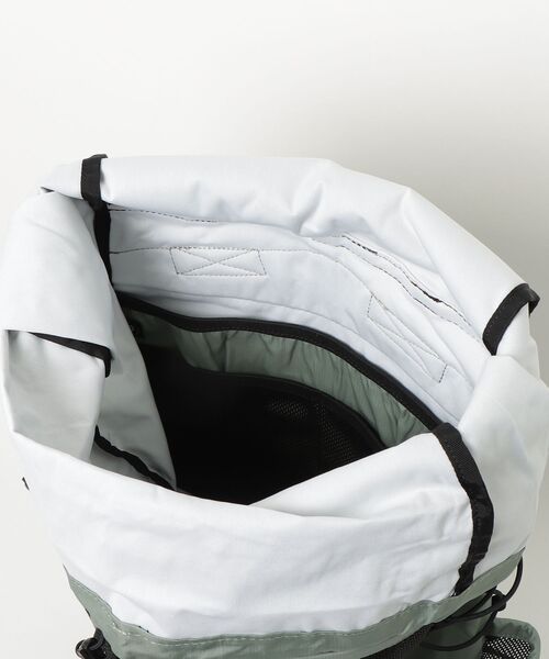 KEEN（キーン）の「NYLON DAYPACK / ナイロン デイパック（バックパック/リュック・メンズ・グリーン系その他・OS）」の4枚目の写真