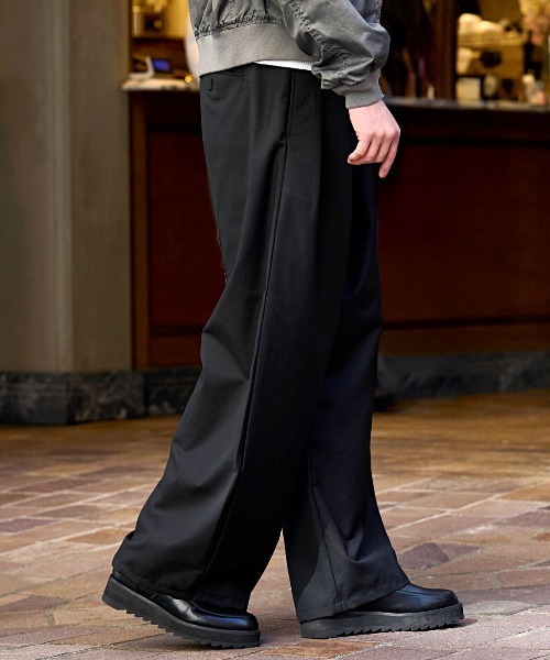 CavariA（キャバリア）の「『CavariA/キャバリア』ワイドストライプ2wayパンツ（その他パンツ・メンズ・ストライプ/ブラック・M/L）」の4枚目の写真