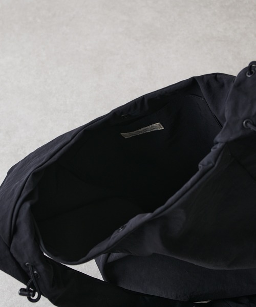 SLOW(スロウ)の「【SLOW】span nylon-shoulder bag-S(ショルダーバッグ・メンズ・グレー/ブラック・FREE)」の4枚目の写真
