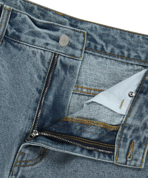 WKNDRS(ウィーキャンドース)の「GRAFFITI BAGGY DENIM PANTS (L.DENIM)(デニムパンツ・レディース・その他・SMALL/MEDIUM/LARGE/X-LARGE)」の3枚目の写真