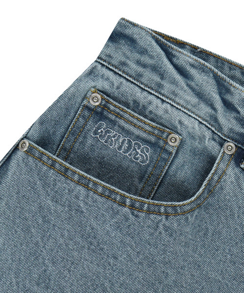 WKNDRS(ウィーキャンドース)の「GRAFFITI BAGGY DENIM PANTS (L.DENIM)(デニムパンツ・レディース・その他・SMALL/MEDIUM/LARGE/X-LARGE)」の4枚目の写真
