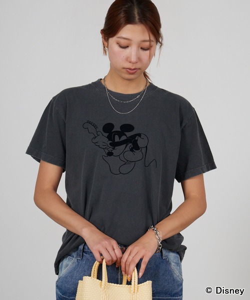 GOOD ROCK SPEED(グッドロックスピード)の「GOOD ROCK SPEED/グッドロックスピード / MickeyMouse / Charcoal×Black / Disney / プリントデザイン クルーネックTシャツ2026年春夏(Tシャツ/カットソー・メンズ・チャコールグレー・S/M/L)」の1枚目の写真
