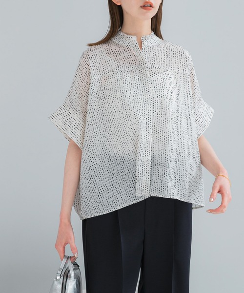 URBAN RESEARCH ROSSO WOMEN（アーバンリサーチ　ロッソ）の「ウォッシャブルドットフリルネックブラウス（シャツ/ブラウス・レディース・カーキ/ブラック/オフホワイト・FREE）」の4枚目の写真