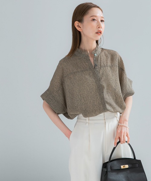 URBAN RESEARCH ROSSO WOMEN（アーバンリサーチ　ロッソ）の「ウォッシャブルドットフリルネックブラウス（シャツ/ブラウス・レディース・カーキ/ブラック/オフホワイト・FREE）」の13枚目の写真