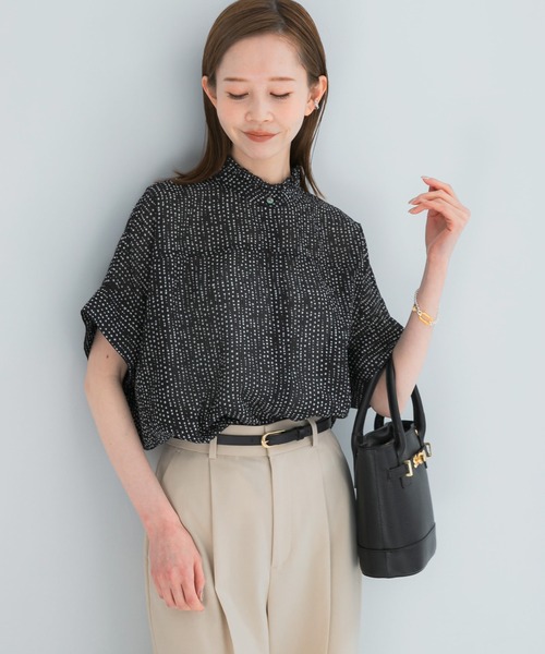 URBAN RESEARCH ROSSO WOMEN（アーバンリサーチ　ロッソ）の「ウォッシャブルドットフリルネックブラウス（シャツ/ブラウス・レディース・カーキ/ブラック/オフホワイト・FREE）」の17枚目の写真