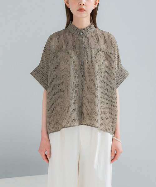 URBAN RESEARCH ROSSO WOMEN（アーバンリサーチ　ロッソ）の「ウォッシャブルドットフリルネックブラウス（シャツ/ブラウス・レディース・カーキ/ブラック/オフホワイト・FREE）」の19枚目の写真