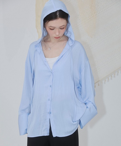 ENVYM（アンビー）の「ビックカフス フーディ シアー シャツ（シャツ/ブラウス・レディース・ベージュ/ホワイト/ブルー・FREE）」の3枚目の写真