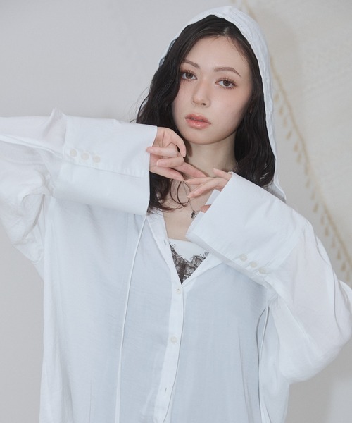 ENVYM（アンビー）の「ビックカフス フーディ シアー シャツ（シャツ/ブラウス・レディース・ベージュ/ホワイト/ブルー・FREE）」の14枚目の写真