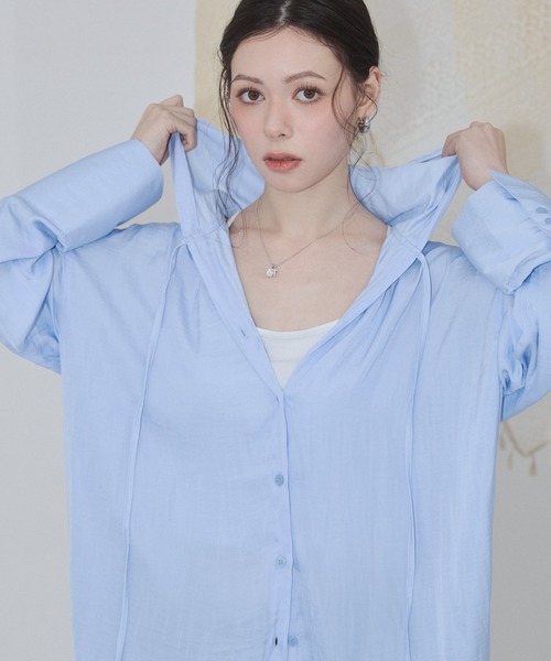 ENVYM（アンビー）の「ビックカフス フーディ シアー シャツ（シャツ/ブラウス・レディース・ベージュ/ホワイト/ブルー・FREE）」の4枚目の写真