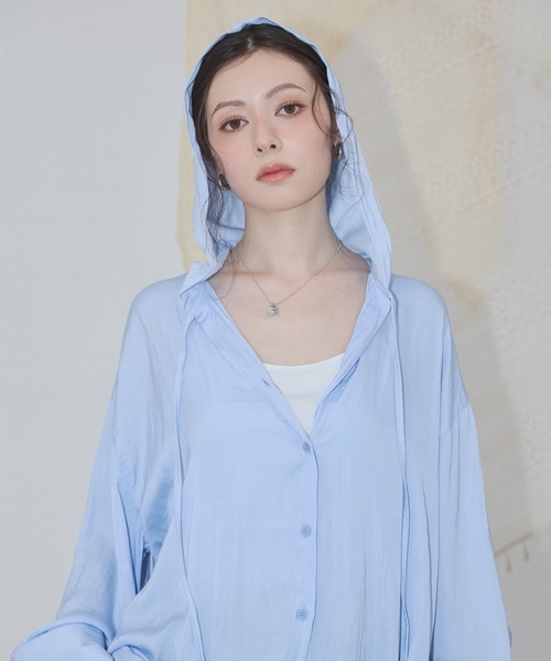 ENVYM（アンビー）の「ビックカフス フーディ シアー シャツ（シャツ/ブラウス・レディース・ベージュ/ホワイト/ブルー・FREE）」の5枚目の写真