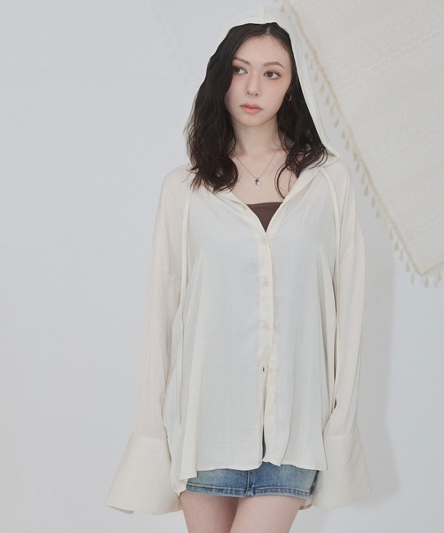 ENVYM（アンビー）の「ビックカフス フーディ シアー シャツ（シャツ/ブラウス・レディース・ベージュ/ホワイト/ブルー・FREE）」の19枚目の写真