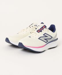 《New Balance》W520