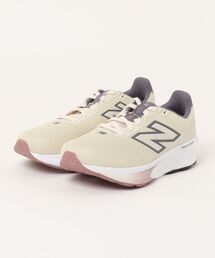 《New Balance》W520