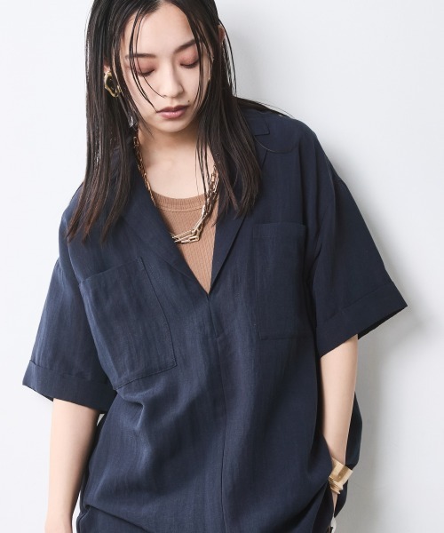 CHIC STYLE（シックスタイル）の「テーラードチュニックブラウス＜大きいサイズ有＞シックスタイル（シャツ/ブラウス・レディース・ネイビー/オフホワイト・3L/LL/L/M/5L/4L）」の2枚目の写真