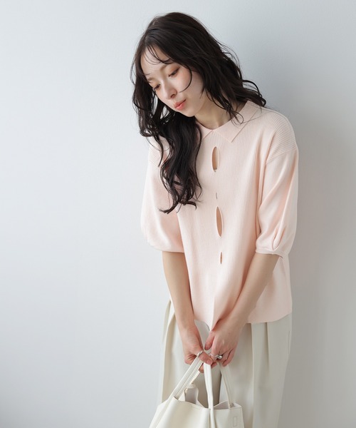 AMELY(エミリー)の「襟付き リブニット トップス(ポロシャツ・レディース・ベージュ/ピンク/ブラック/グレー・フリー)」の5枚目の写真