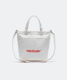 ODD STUDIO（オッドスタジオ）の「ボールドロゴクロスバッグ - クリーム（メッセンジャーバッグ）」