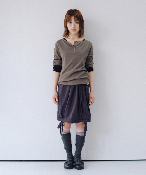 OHESHIO(オヘシオ)の「HENLEY NECK BUTTON LONG SLEEVE, KHAKI(Tシャツ/カットソー・レディース・その他・FREE)」の10枚目の写真