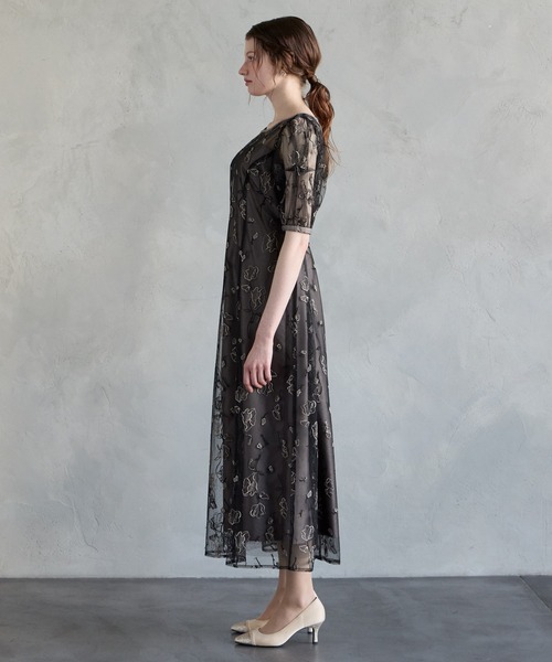AIMER(エメ)の「配色フラワー刺繍チュールAラインパーティードレス 結婚式 お呼ばれ ドレス 20代 30代(ドレス・レディース・ブラック/ピンクベージュ/スモーキーグリーン系・MEDIUM)」の15枚目の写真