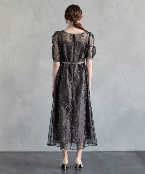 AIMER(エメ)の「配色フラワー刺繍チュールAラインパーティードレス 結婚式 お呼ばれ ドレス 20代 30代(ドレス・レディース・ブラック/ピンクベージュ/スモーキーグリーン系・MEDIUM)」の16枚目の写真