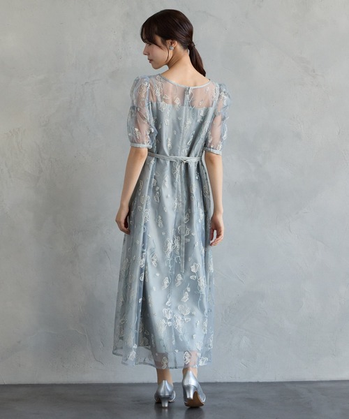 AIMER(エメ)の「配色フラワー刺繍チュールAラインパーティードレス 結婚式 お呼ばれ ドレス 20代 30代(ドレス・レディース・ブラック/ピンクベージュ/スモーキーグリーン系・MEDIUM)」の10枚目の写真