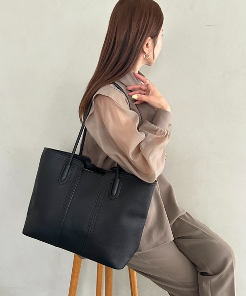 MYMOOD.(マイムード)の「【A4収納可】通勤にぴったり PUクラシックトートバッグ(トートバッグ・レディース・ベージュ/ブラック/アイボリー・FREE)」の9枚目の写真