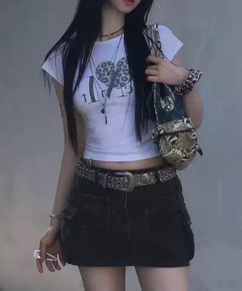 ViViDAY(ビビデー)の「レオパートハート柄&英字ロゴ ショートtシャツ(Tシャツ/カットソー・レディース・ホワイト・M)」の7枚目の写真