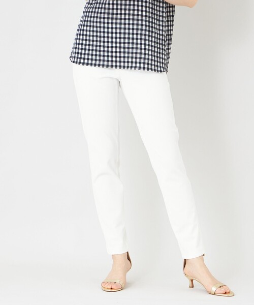 TO BE CHIC(トゥー ビー シック)の「トリコットストレッチスムース フィットパンツ(その他パンツ・レディース・オフホワイト/ブラック・40)」の1枚目の写真