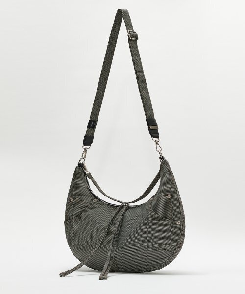 MAISON MINED(メゾンミネド)の「TWO TONE SADDLEBAG GREY(メッセンジャーバッグ・レディース・その他・FREE)」の6枚目の写真