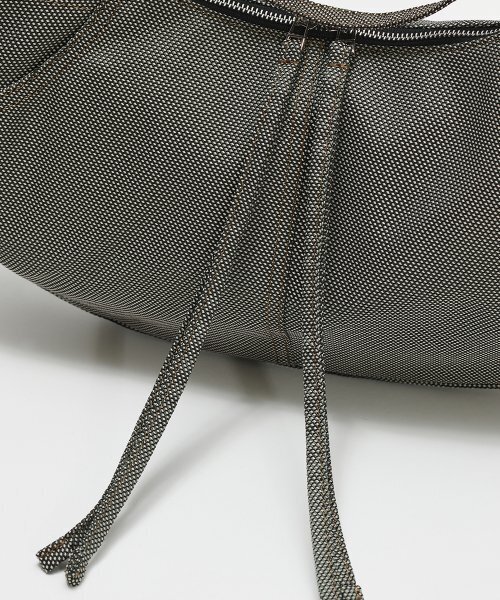 MAISON MINED(メゾンミネド)の「TWO TONE SADDLEBAG GREY(メッセンジャーバッグ・レディース・その他・FREE)」の8枚目の写真