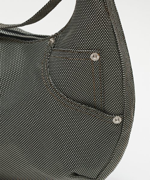 MAISON MINED(メゾンミネド)の「TWO TONE SADDLEBAG GREY(メッセンジャーバッグ・レディース・その他・FREE)」の9枚目の写真
