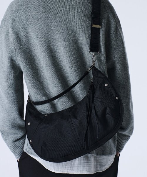 MAISON MINED(メゾンミネド)の「TWO TONE SADDLEBAG GREY(メッセンジャーバッグ・レディース・その他・FREE)」の11枚目の写真
