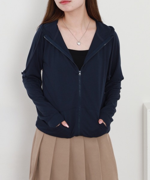 atONE(アットワン)の「UV天竺ジップパーカー(パーカー・レディース・杢グレー/オフホワイト/ブルー/ベージュ系6/ミント/ネイビー/ピンク/ブラック・M/L)」の22枚目の写真