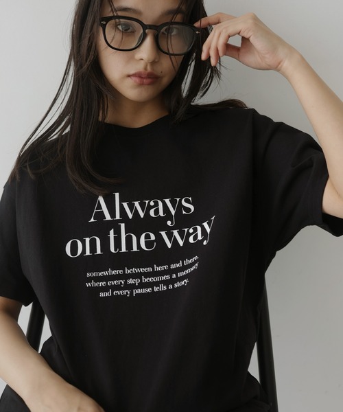 hellam(へラム)の「フロントロゴプリントTシャツ(Tシャツ/カットソー・レディース・ブラック/ホワイト/チャコール・FREE)」の2枚目の写真