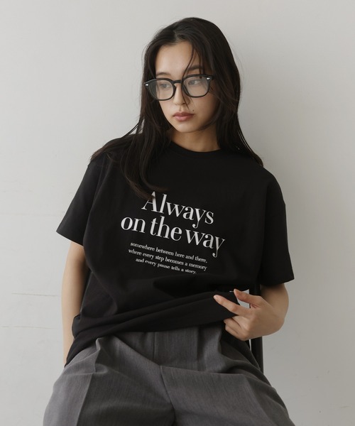 hellam(へラム)の「フロントロゴプリントTシャツ(Tシャツ/カットソー・レディース・ブラック/ホワイト/チャコール・FREE)」の9枚目の写真