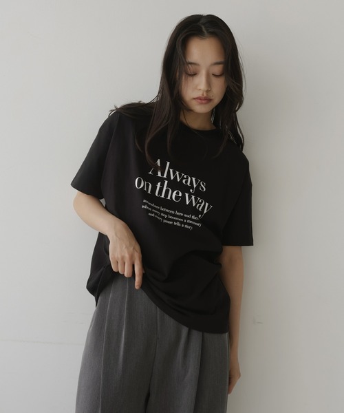 hellam(へラム)の「フロントロゴプリントTシャツ(Tシャツ/カットソー・レディース・ブラック/ホワイト/チャコール・FREE)」の8枚目の写真