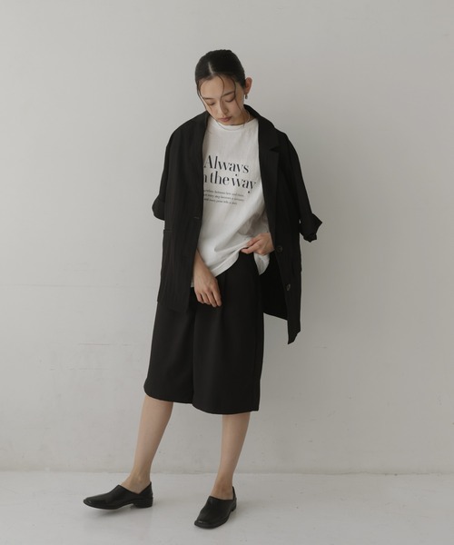 hellam(へラム)の「フロントロゴプリントTシャツ(Tシャツ/カットソー・レディース・ブラック/ホワイト/チャコール・FREE)」の11枚目の写真