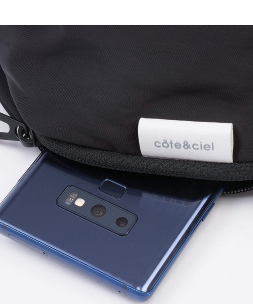Cote&Ciel（コートエシエル）の「【cote&ciel/コートエシエル】 Orne Smooth Black（ショルダーバッグ・メンズ・ブラック・FREE）」の5枚目の写真