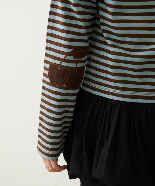 MILKFED.（ミルクフェド）の「CHERRY ELBOW CARDIGAN（カーディガン/ボレロ・レディース・チャコール/ブラウン/ライトパープル・ONE SIZE）」の16枚目の写真