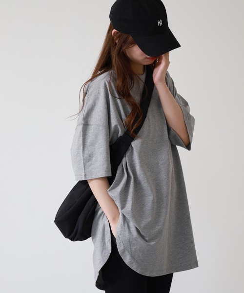 atONE（アットワン）の「ミニポケット付きオーバーサイズ無地Tシャツ 半袖（Tシャツ/カットソー・レディース・杢グレー/オフホワイト/ブラック・M）」の15枚目の写真
