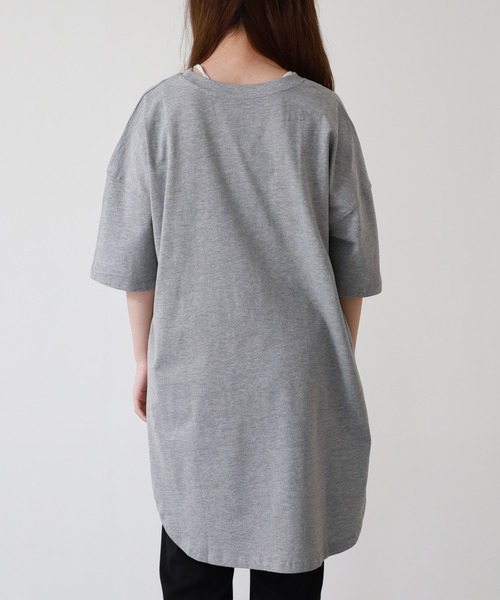 atONE（アットワン）の「ミニポケット付きオーバーサイズ無地Tシャツ 半袖（Tシャツ/カットソー・レディース・杢グレー/オフホワイト/ブラック・M）」の8枚目の写真