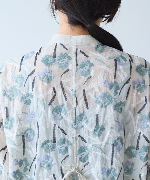 yuni（ユニ　）の「Cotton Nylon sheer blooming embroidery shirt（シャツ/ブラウス・レディース・ベージュ/チャコールグレー・FREE）」の21枚目の写真