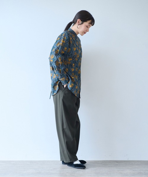 yuni（ユニ　）の「Cotton Nylon sheer blooming embroidery shirt（シャツ/ブラウス・レディース・ベージュ/チャコールグレー・FREE）」の4枚目の写真