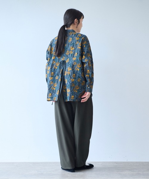 yuni（ユニ　）の「Cotton Nylon sheer blooming embroidery shirt（シャツ/ブラウス・レディース・ベージュ/チャコールグレー・FREE）」の5枚目の写真